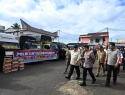 Kapolri Dampingi Presiden Cek Lokasi Pengungsian Korban Banjir di Tapanuli Tengah