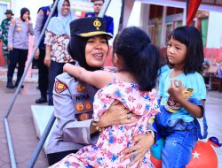 Tim Trauma Healing Ops Aman Nusa II Tinjau Posko Pengungsian di Kota Padang