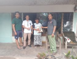 Komunitas Jurnalis Jatim Jember Kunjungi Warga Door To Door Bawa Sembako Berkah