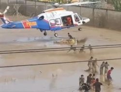Meski Dengan Risiko Pendaratan, Helikopter Poludara Baharkam Polri Berhasil Dropping Logistik Bantuan ke Aceh Tamiang