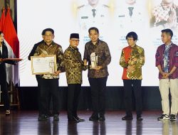 Bupati Jember Terima Migrant Awards 2025, Dedikasikan Beasiswa untuk Anak Pekerja Migran Indonesia