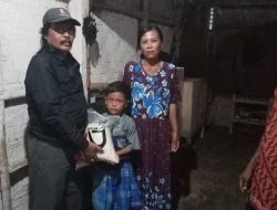 Peduli Kaum Duafa KJJT Jember Salurkan Bantuan Beras Kepada Warga yang Kurang Mampu