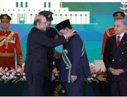 Presiden Zardari Didampingi PM Shehbaz Anugerahkan Bintang Tertinggi Pakistan, Nishan-e-Pakistan Kepada Presiden Prabowo