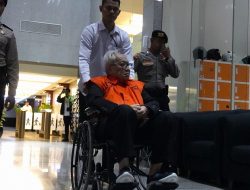 KPK Tahan Tersangka Penerima Suap Pengadaan Katalis di PT Pertamina