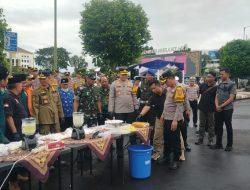 Polres Jember Bersama Jajaran Forkopimda Musnahkan Ribuan Botol Miras,Narkotika dan Knalpot Brong