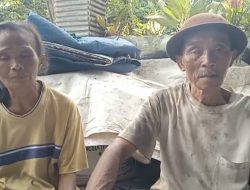 Rumah Kakek Tosan Ambruk Usai Diterjang Angin dan Hujan